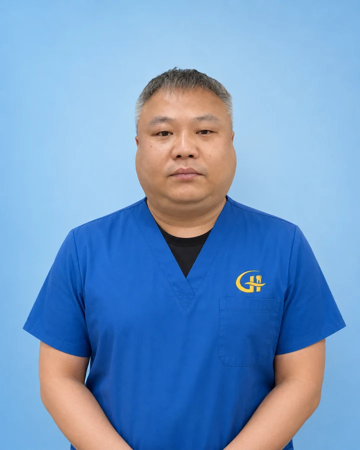 李永强诊所主任 / 种植、修复与外科带头人形象照